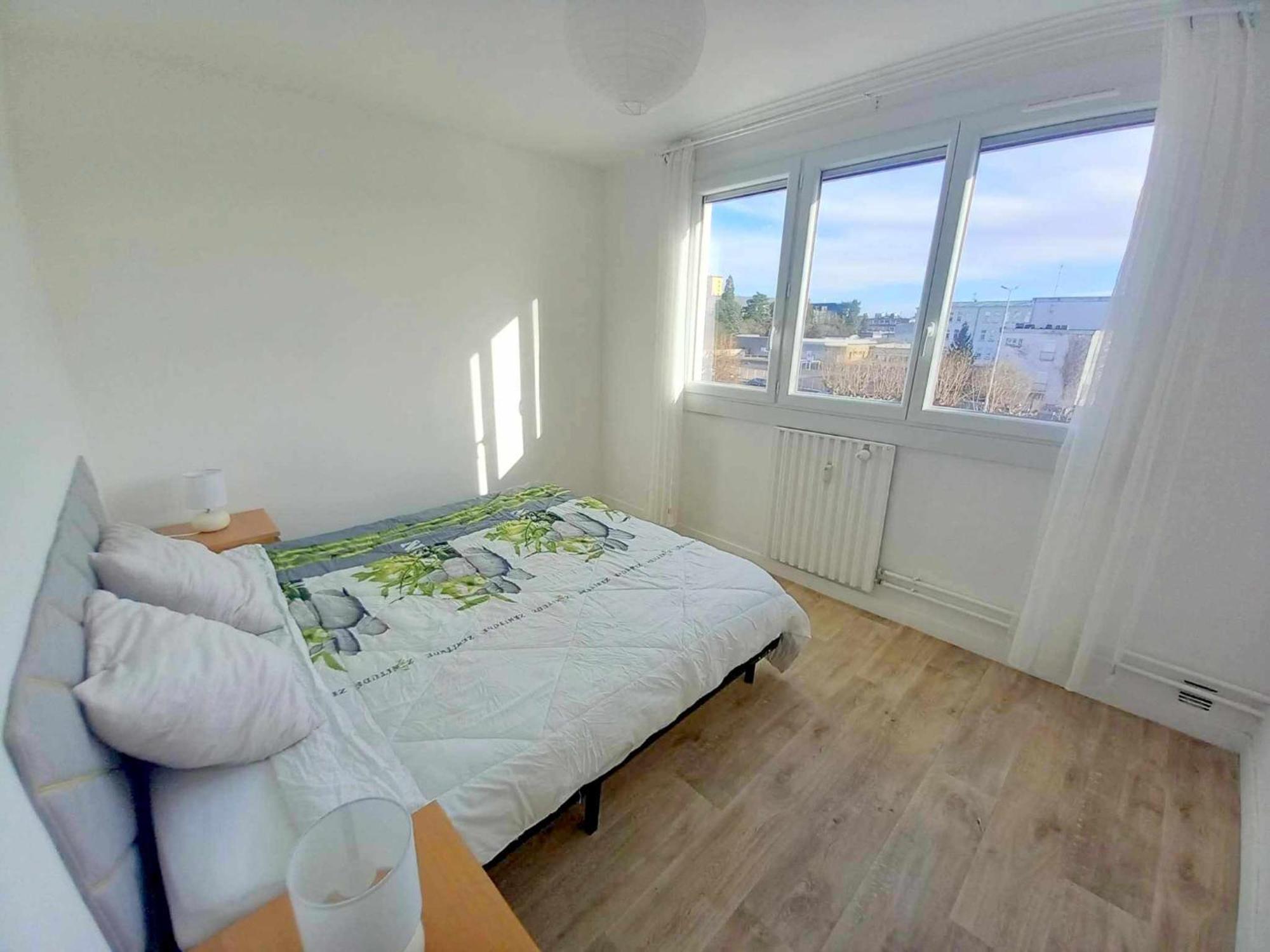 올리언스 T3 57M2 Avec Balcon Proche Gare Sncf, Wifi Et Cafe Et The Offerts 아파트 외부 사진